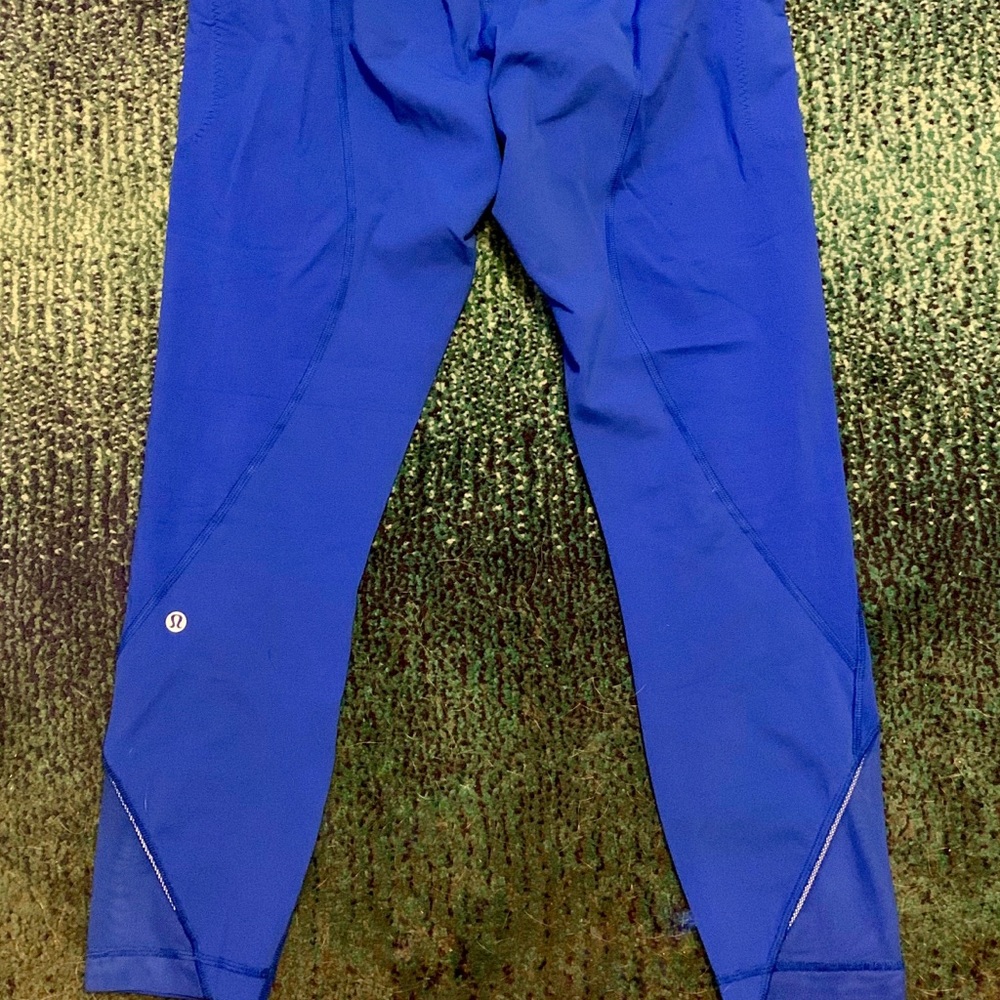 Lululemon size 6/8 leggings, lightly worn.